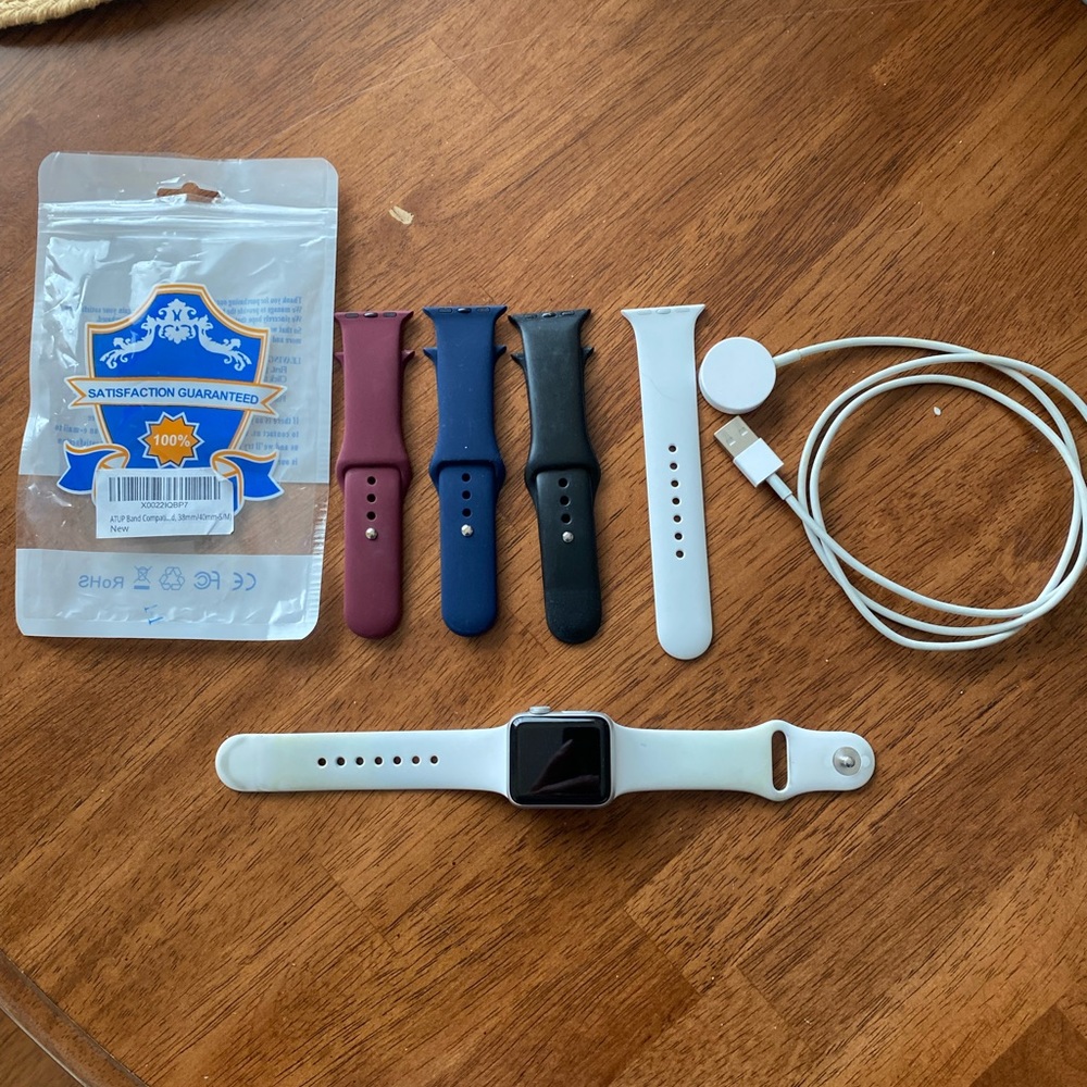 Apple Watch Series 3 (GPS + Cellular)